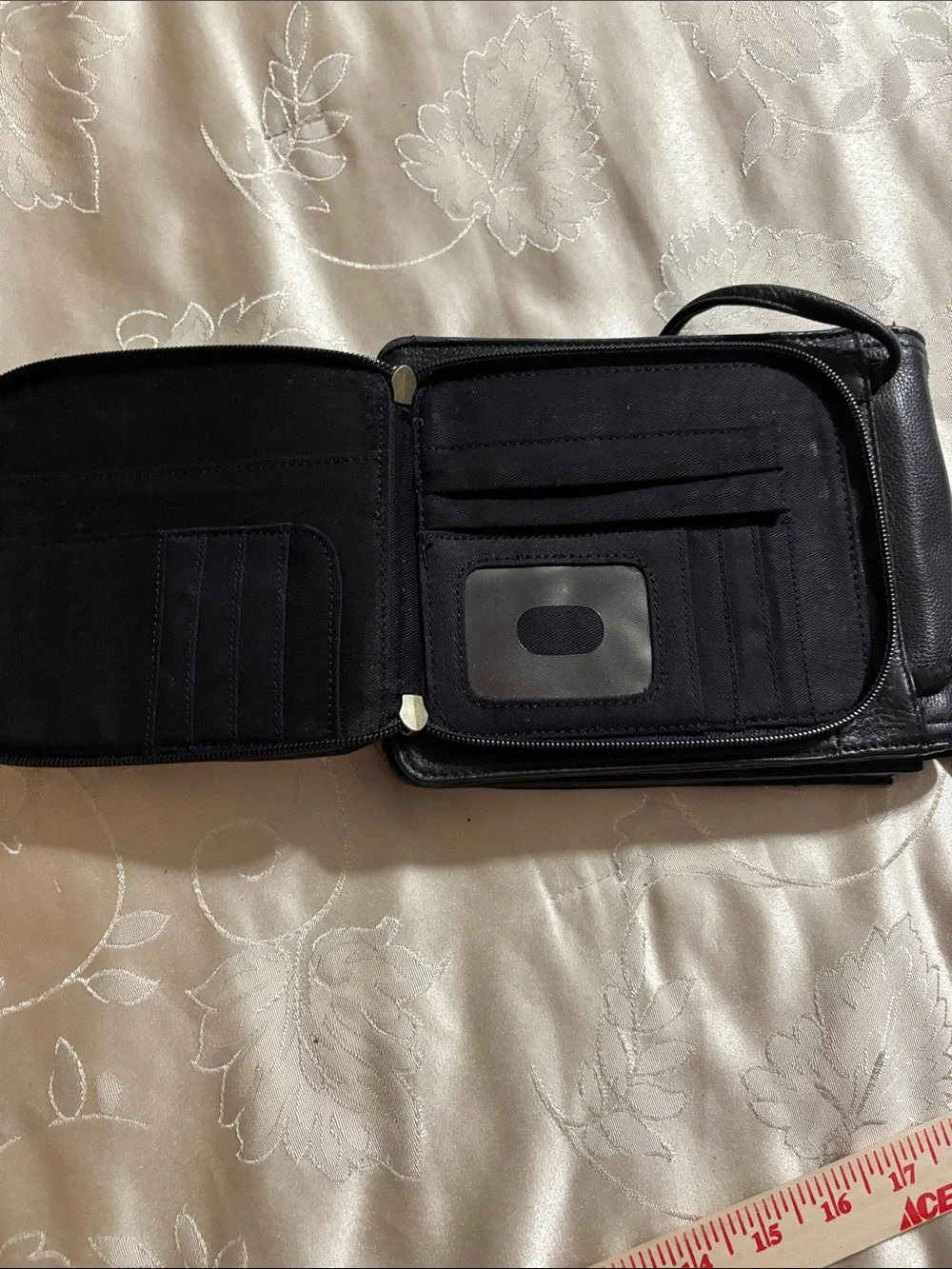Fossil black strap closes
